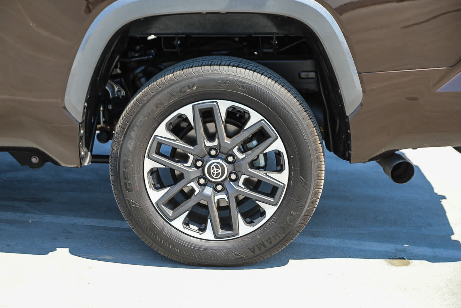 Used 2024 Toyota Tundra Limited AWD/4WD image 11