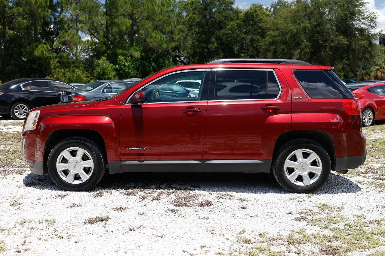Used 2010 GMC Terrain SLE w/ Convenience Package FWD image 3