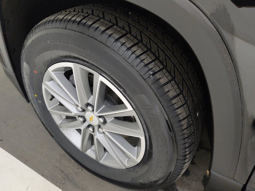 Used 2023 Chevrolet Traverse LT image 31