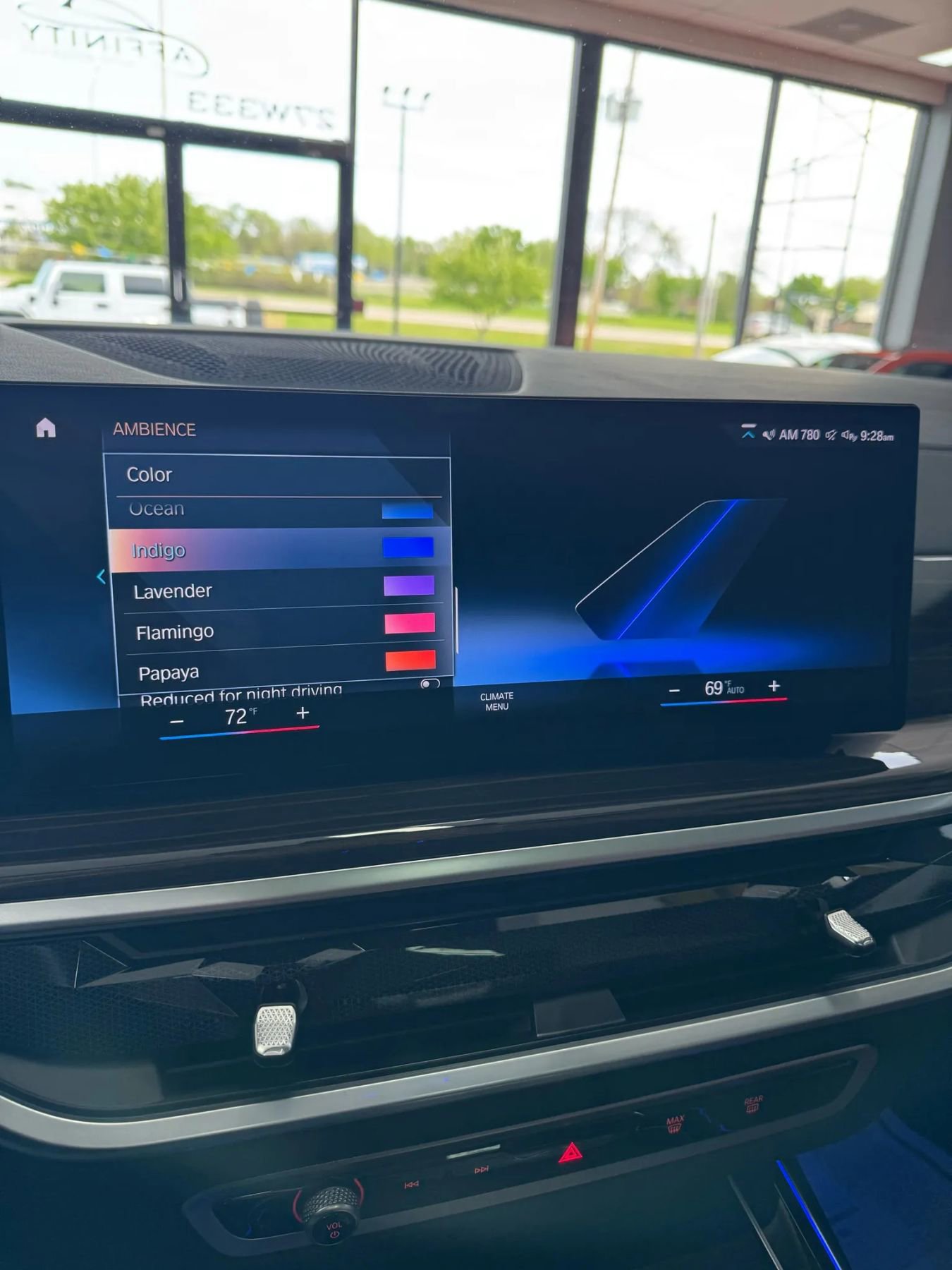 Used 2023 BMW X7 xDrive40i w/ Premium Package image 51