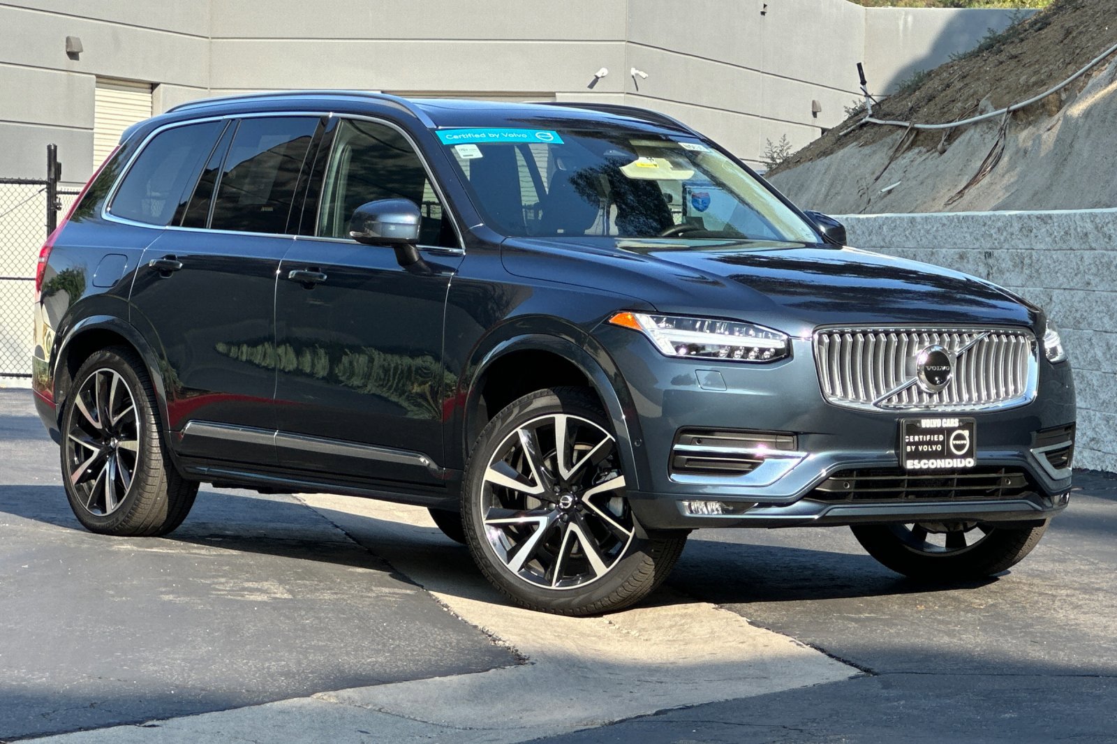 Used 2025 Volvo XC90 B6 Plus w/ Protection Package Premier image 2