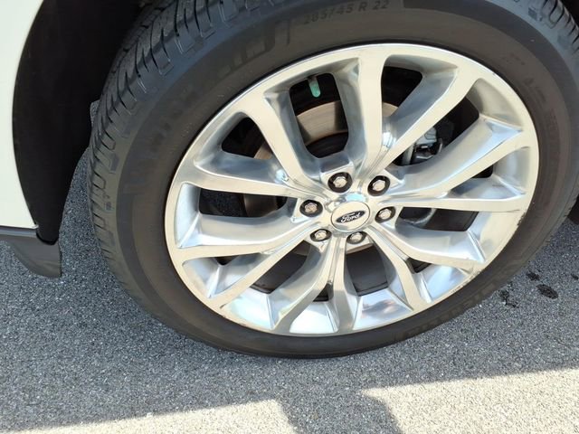 Used 2018 Ford Expedition Max Limited w/ Equipment Group 302A AWD/4WD image 16