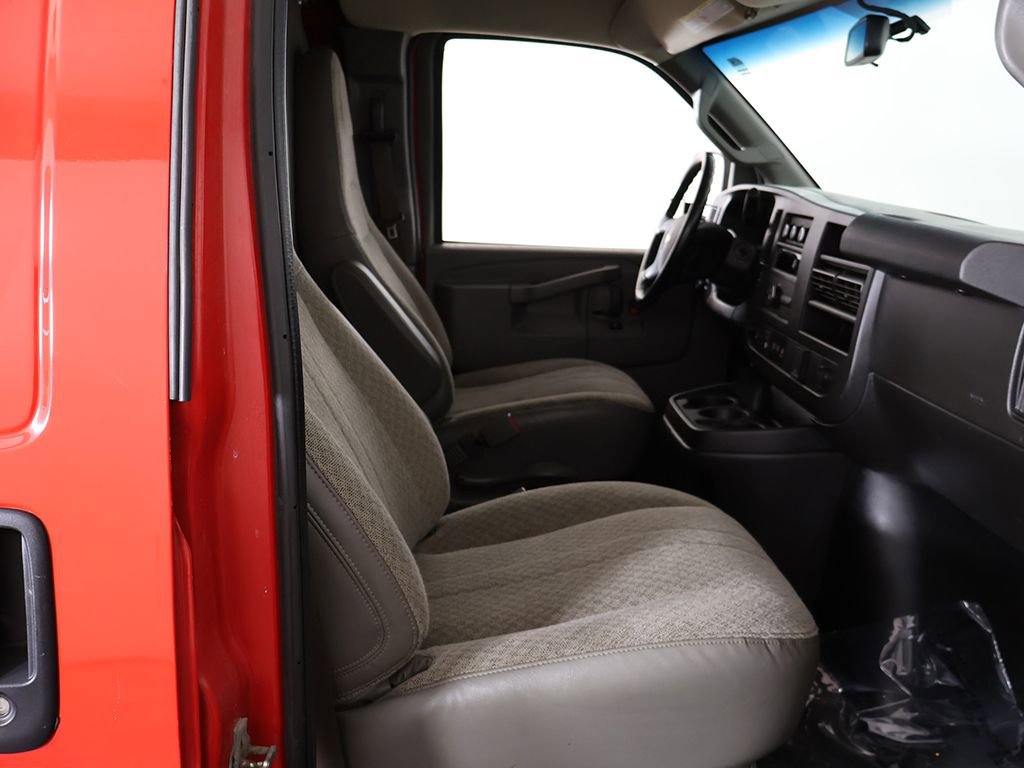 Used 2021 Chevrolet Express 3500 w/ Driver Convenience Package RWD image 26