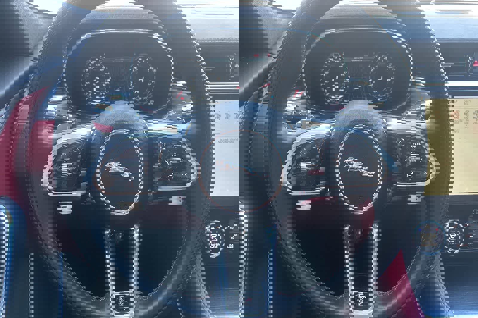 Used 2021 Jaguar F-PACE SVR image 26