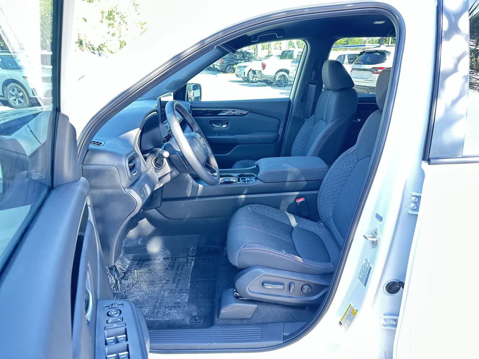 New 2026 Honda Pilot Sport image 2