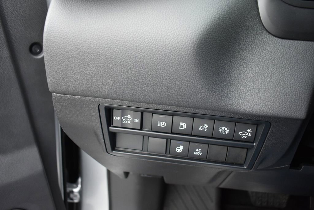 Used 2024 Toyota Tundra Limited AWD/4WD image 29