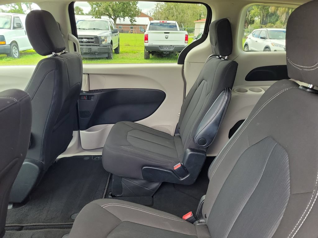 Used 2023 Chrysler Voyager LX FWD image 19