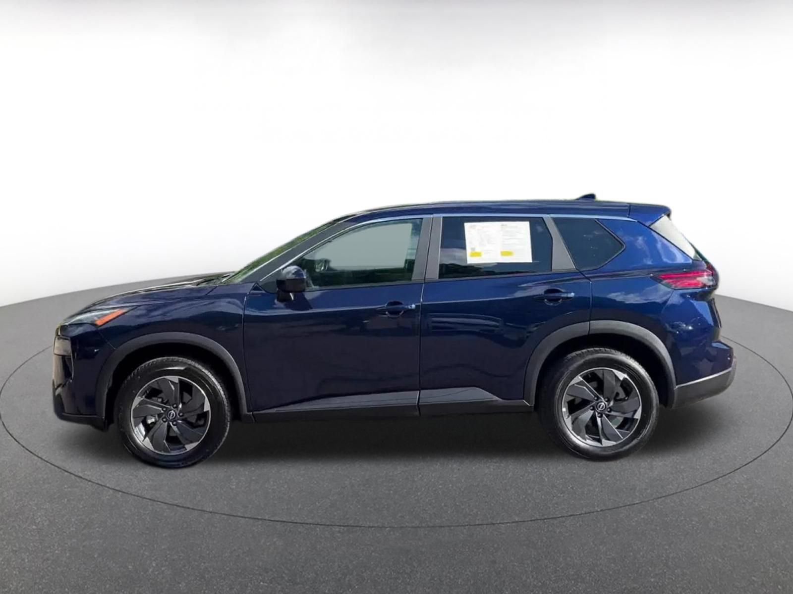 Used 2025 Nissan Rogue SV FWD image 9