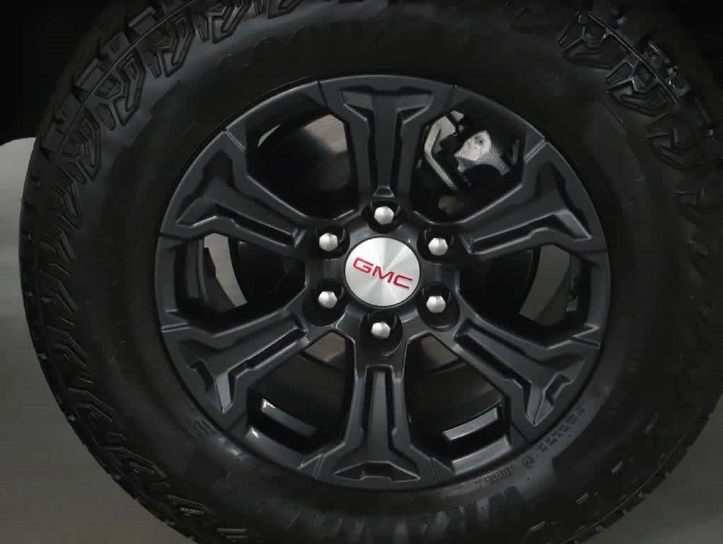 Used 2024 GMC Canyon Elevation w/ Elevation Premium Package AWD/4WD image 39
