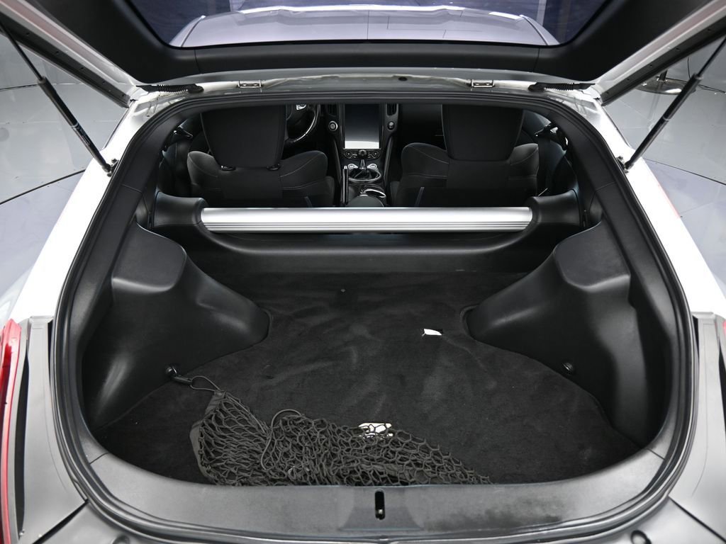 Used 2020 Nissan 370Z w/ Sport Package image 34