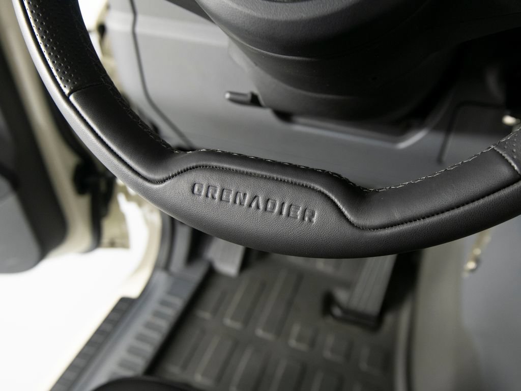 Used 2025 INEOS Grenadier Fieldmaster Edition AWD/4WD image 19