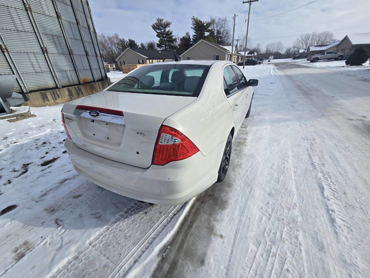 Used 2011 Ford Fusion SEL image 6