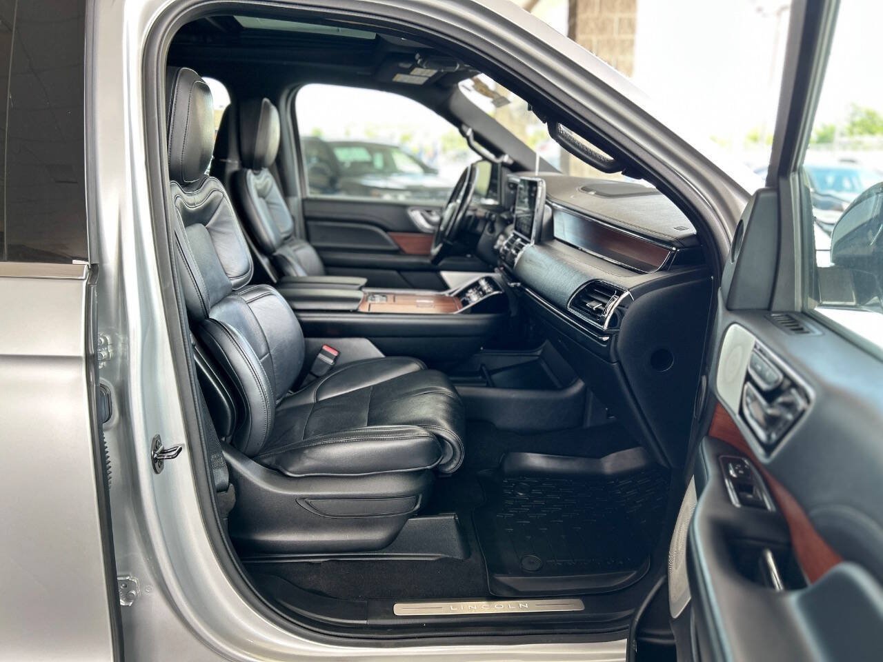 Used 2018 Lincoln Navigator L Reserve w/ Technology Package AWD/4WD image 62