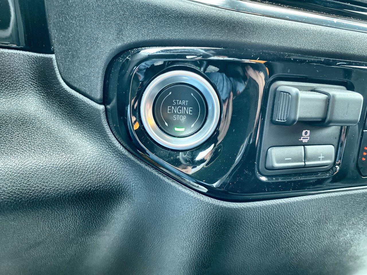 Certified 2025 GMC Sierra 1500 Elevation AWD/4WD image 16
