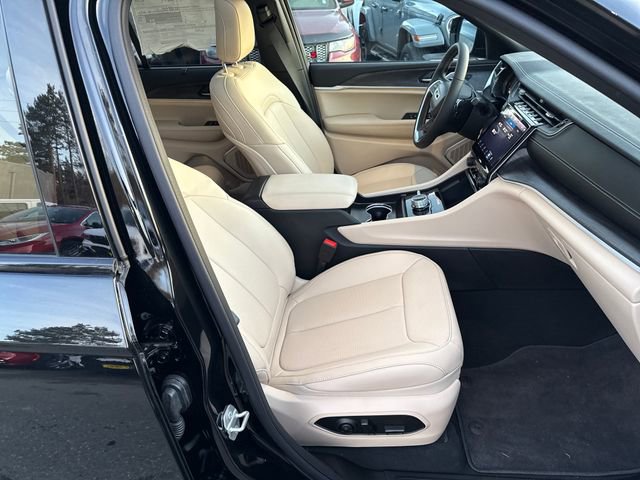 New 2025 Jeep Grand Cherokee Limited w/ Luxury Tech Group II AWD/4WD image 9