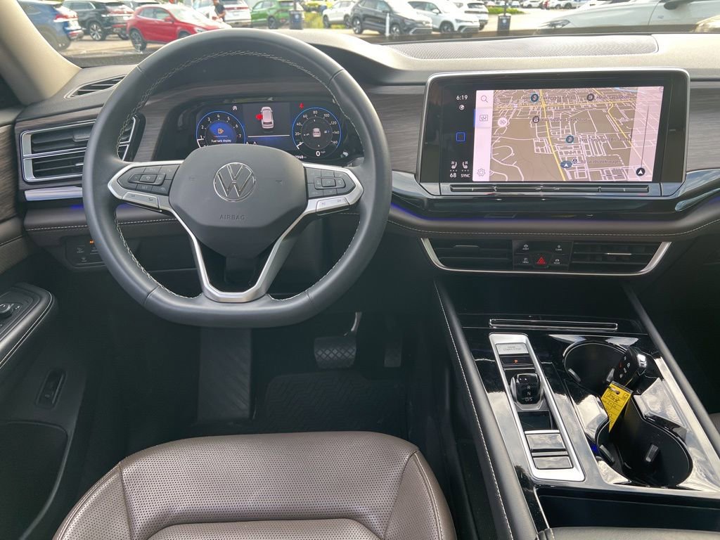 Used 2024 Volkswagen Atlas SEL AWD/4WD image 25