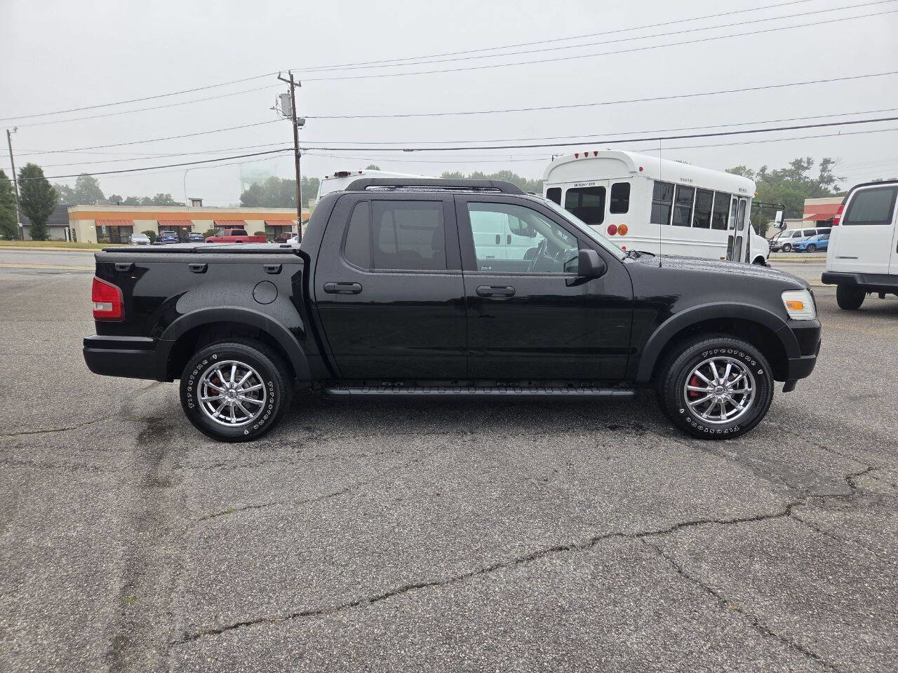 Used 2008 Ford Explorer Sport Trac XLT AWD/4WD image 2