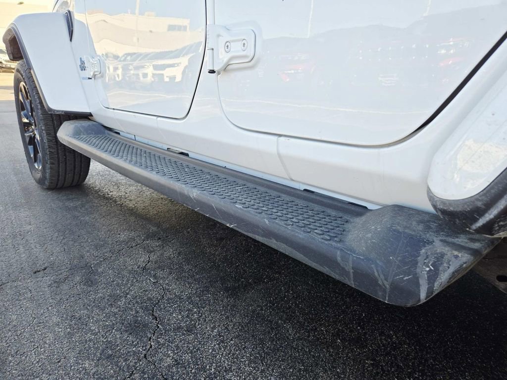 Used 2025 Jeep Wrangler Unlimited Sahara image 17