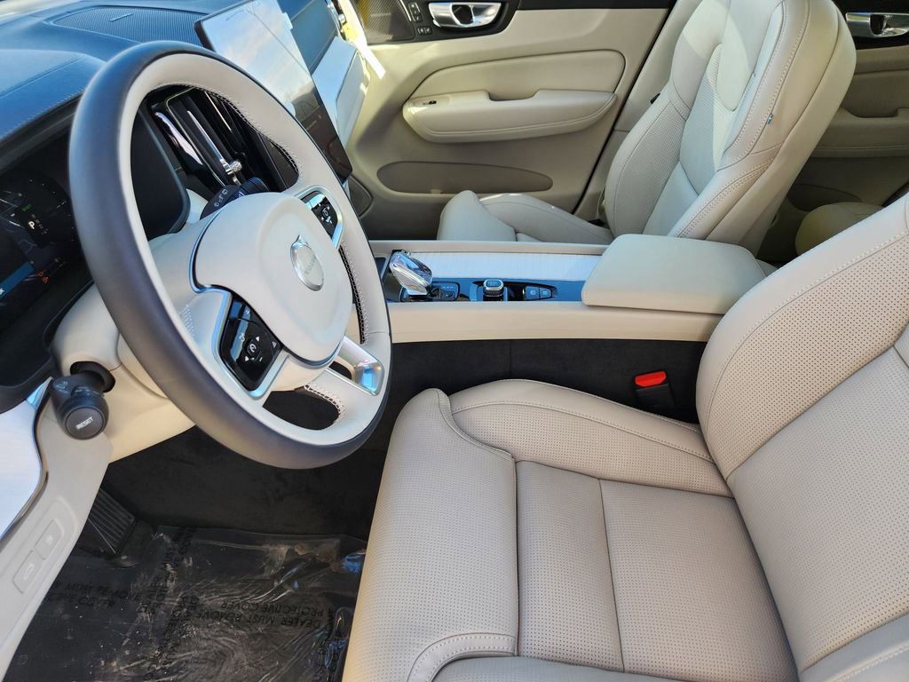 New 2026 Volvo XC60 T8 Ultra w/ Climate Package image 4