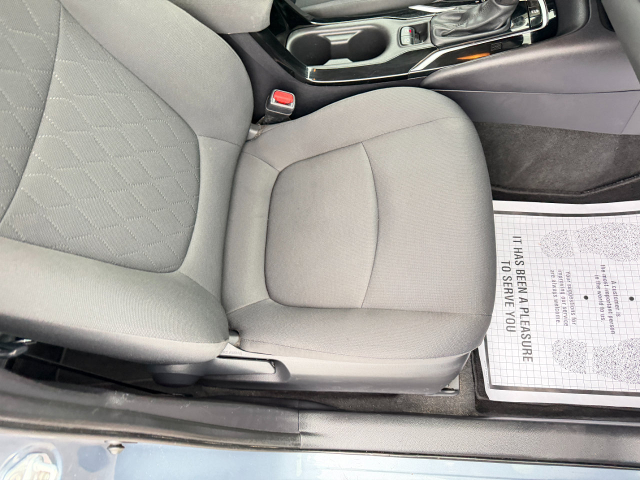 Used 2022 Toyota Corolla LE image 38