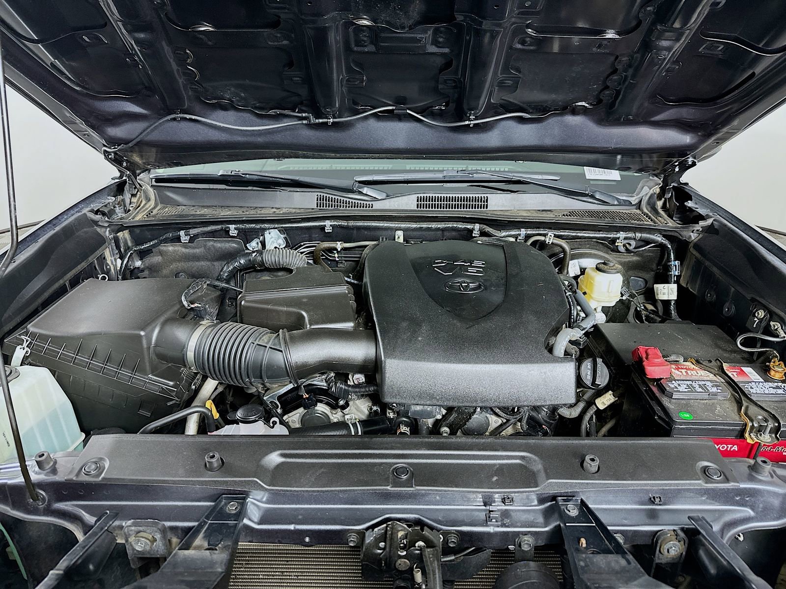 Certified 2022 Toyota Tacoma SR5 w/ Technology Package image 28