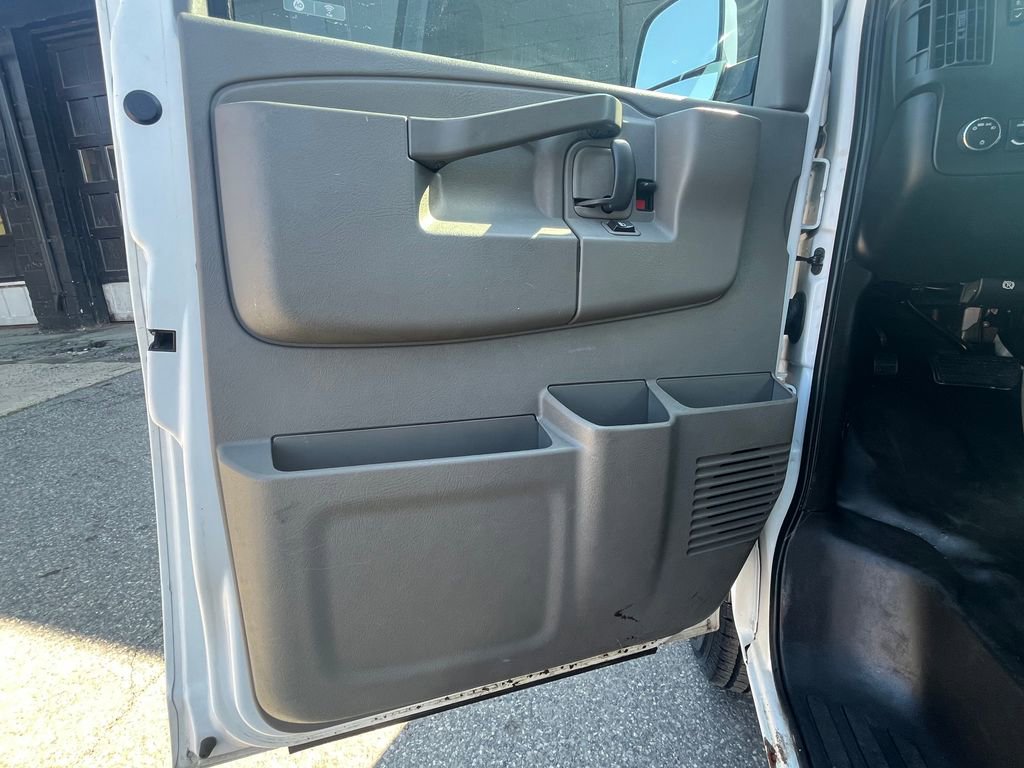 Used 2019 Chevrolet Express 2500 Extended w/ Driver Convenience Package RWD image 13