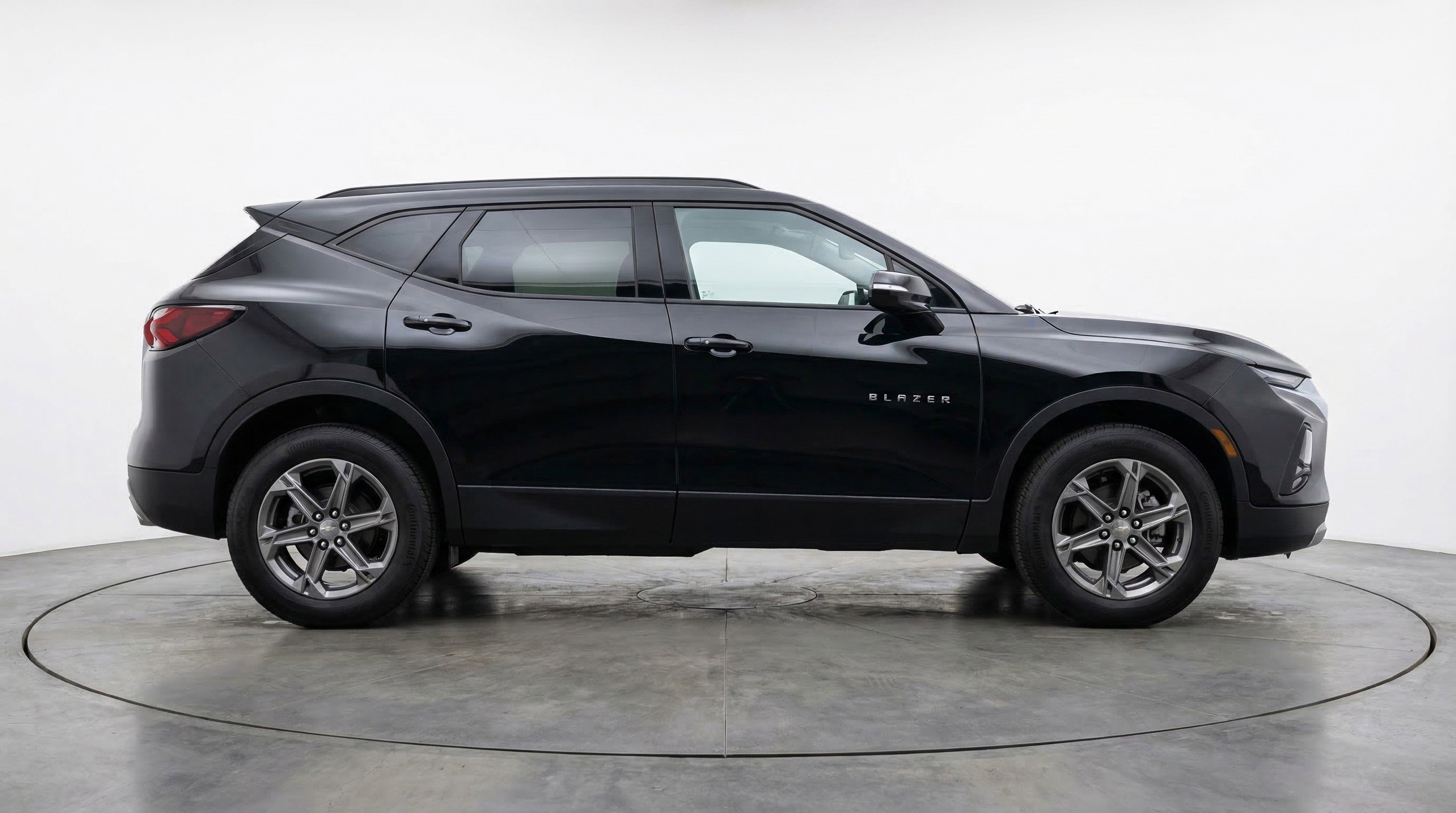 Used 2025 Chevrolet Blazer LT FWD image 11