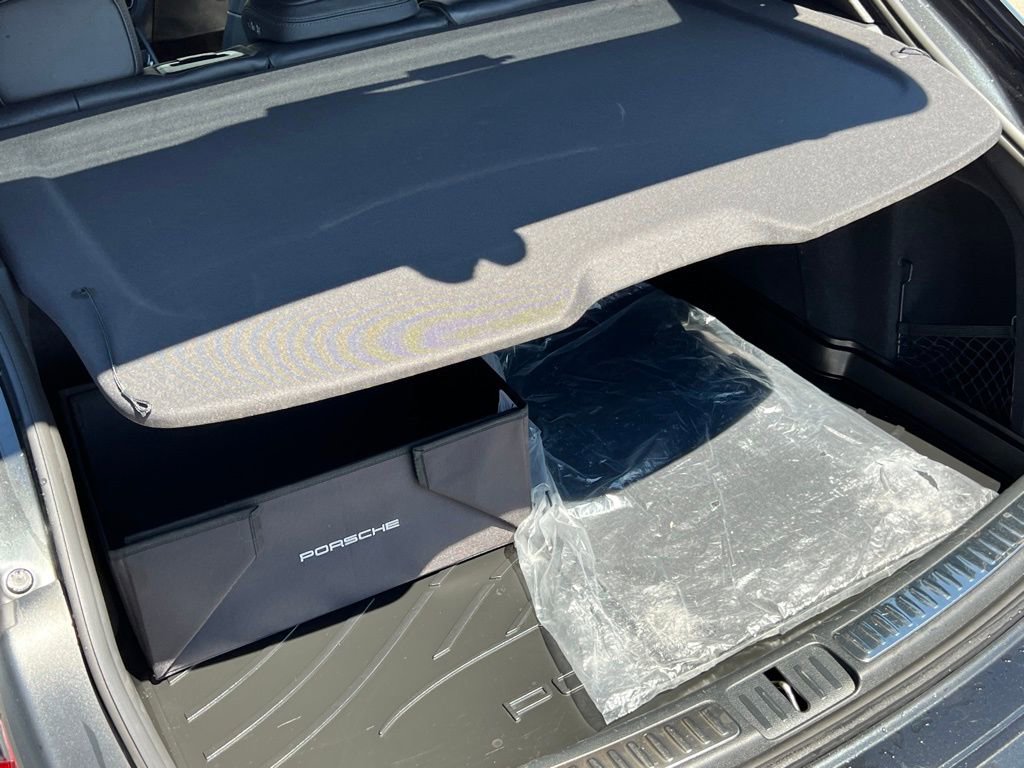 Used 2023 Porsche Macan S w/ Sport Chrono Package image 23