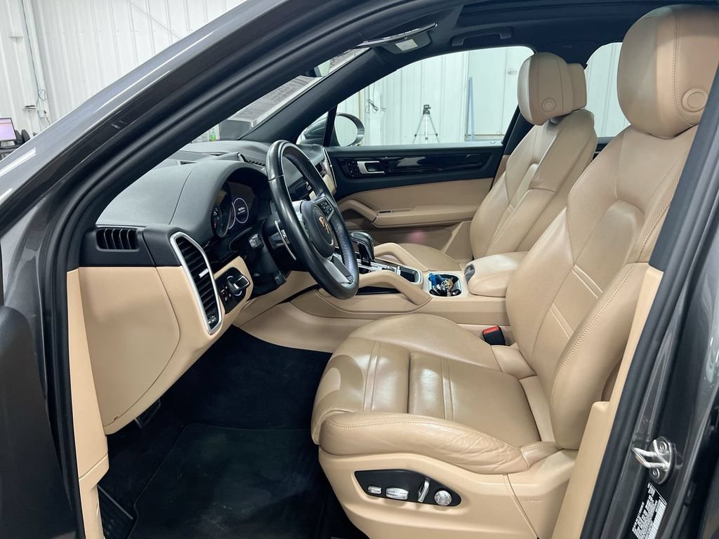 Used 2020 Porsche Cayenne S AWD/4WD image 21
