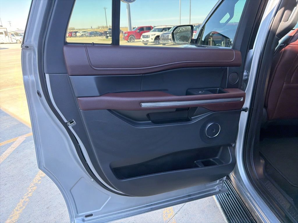 Used 2023 Ford Expedition Max Limited AWD/4WD image 19