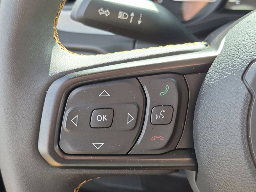 Certified 2024 Jeep Gladiator Sport AWD/4WD image 13