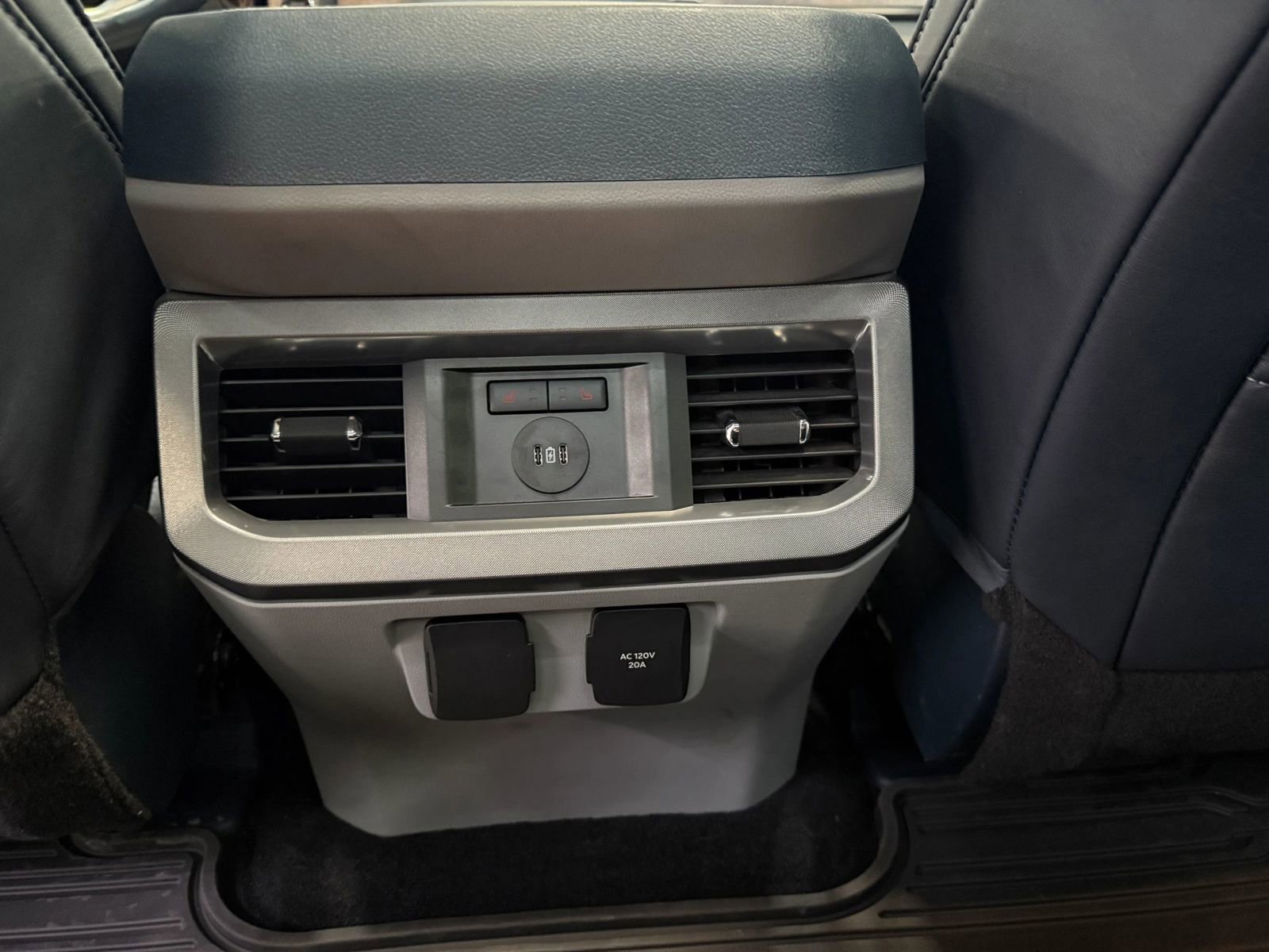 Used 2024 Ford F450 Limited w/ FX4 Off-Road Package image 74