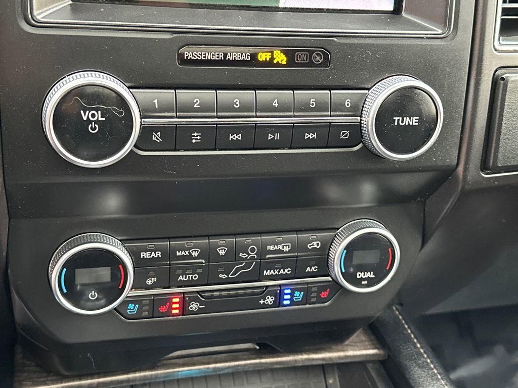 Used 2021 Ford Expedition Max Limited image 31