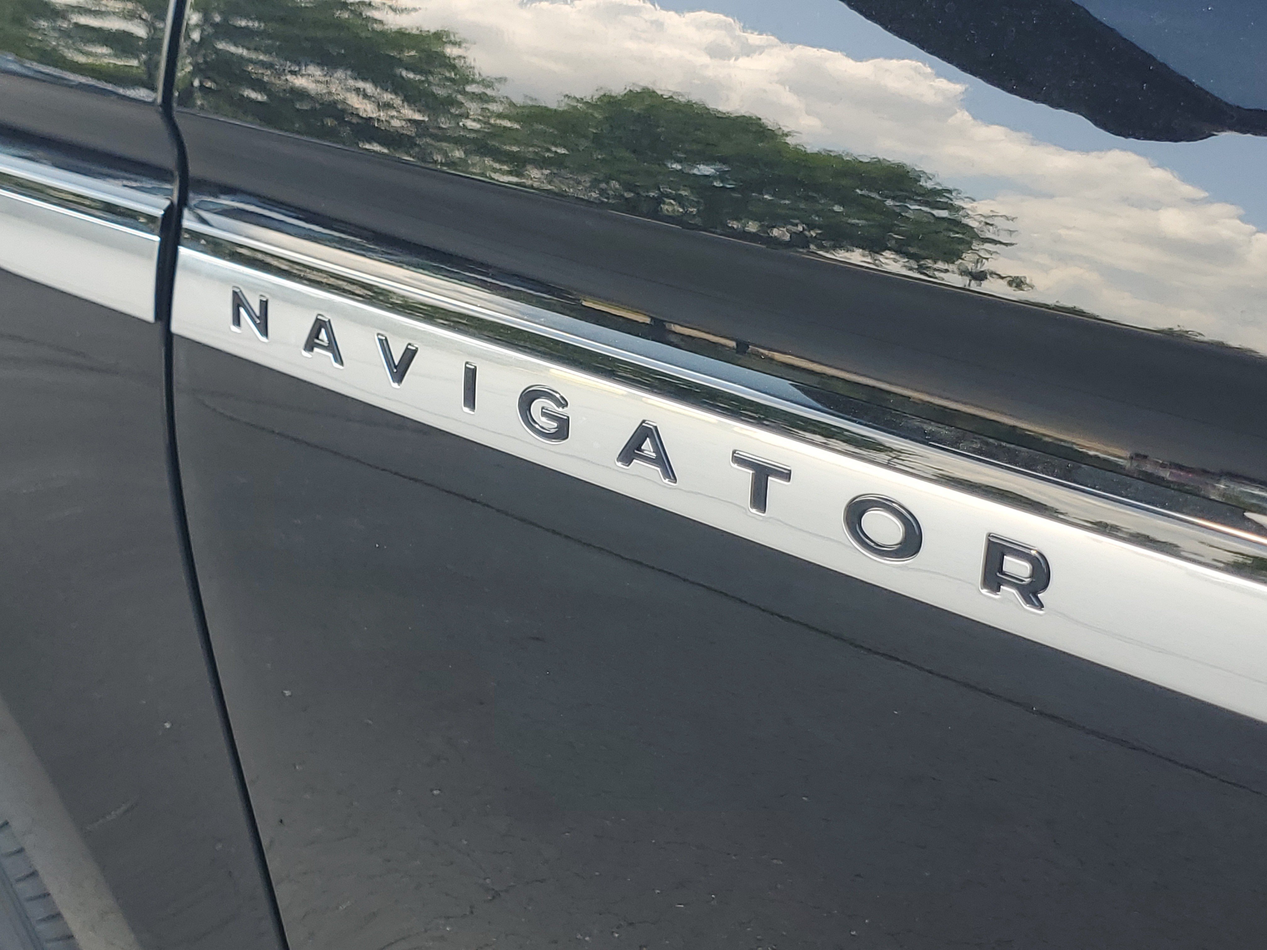 New 2027 Lincoln Navigator Reserve AWD/4WD image 7