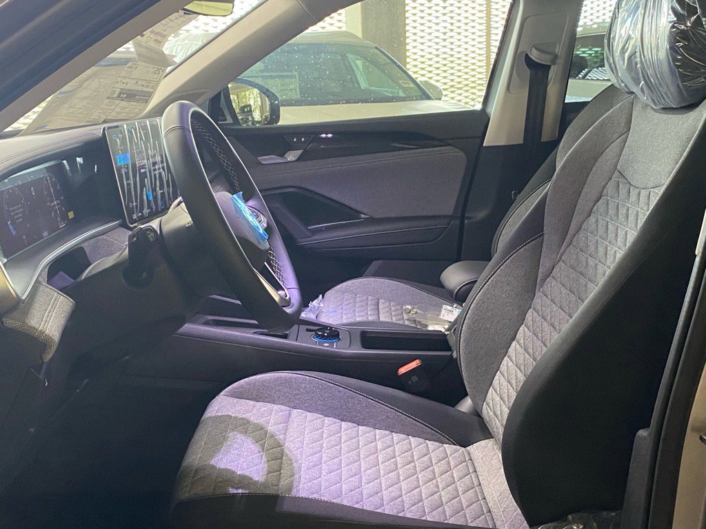 New 2025 Volkswagen Tiguan S image 7