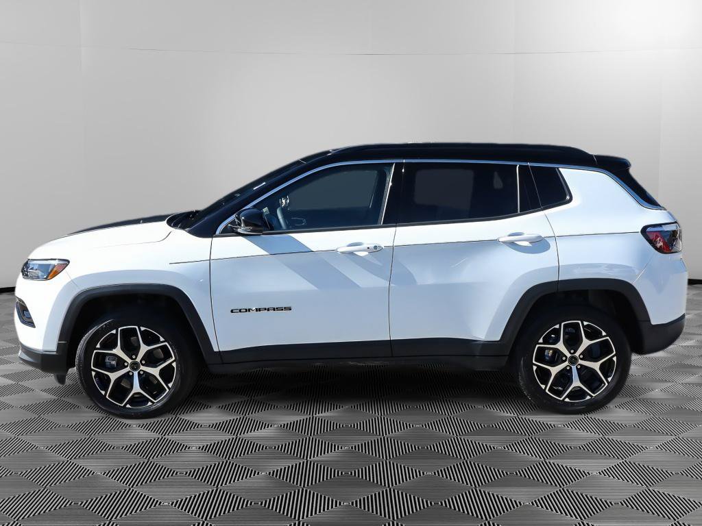 Used 2025 Jeep Compass Limited w/ Sun & Sound Group AWD/4WD image 3
