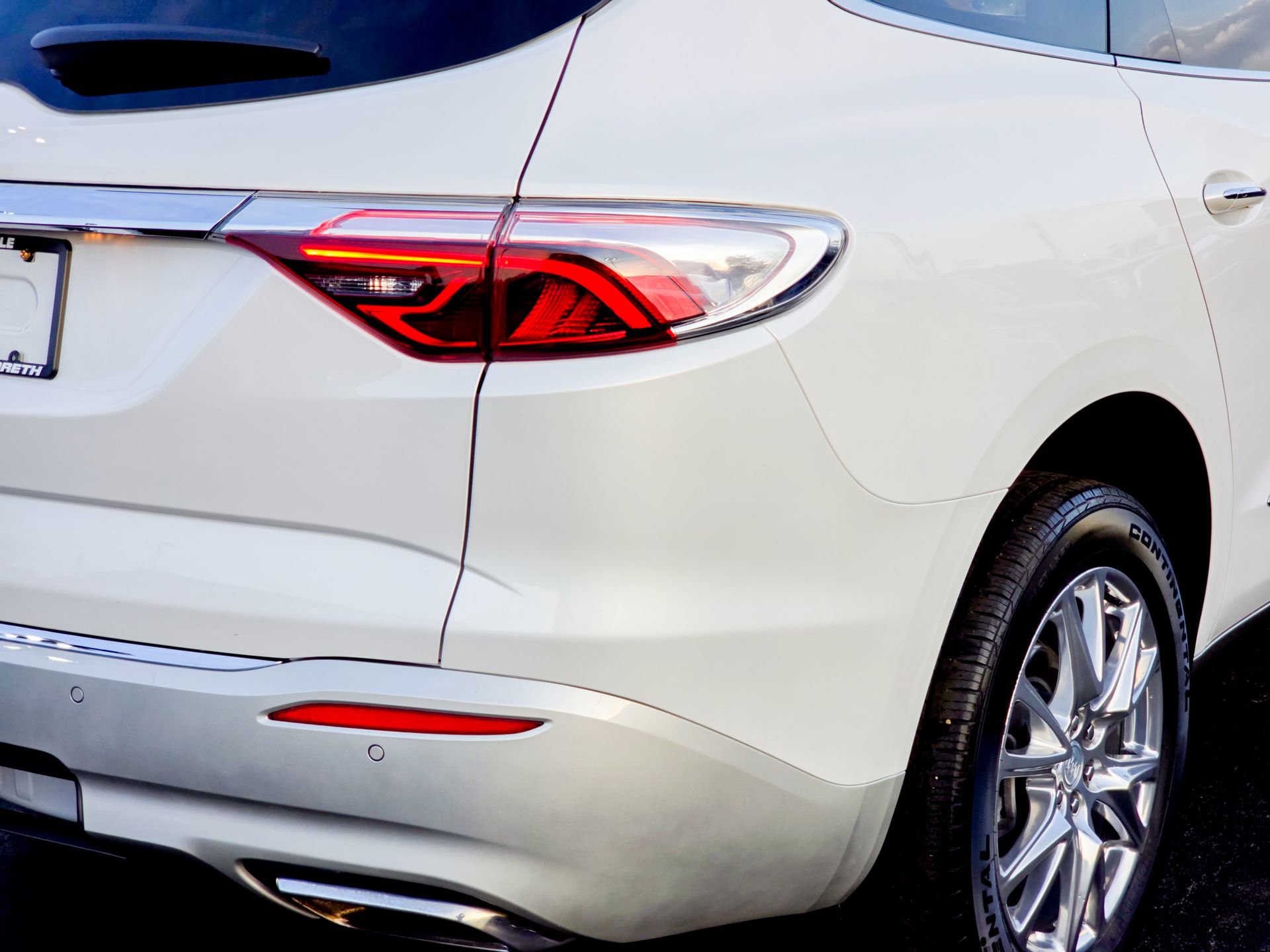 Used 2022 Buick Enclave Essence w/ Experience Buick Package image 19