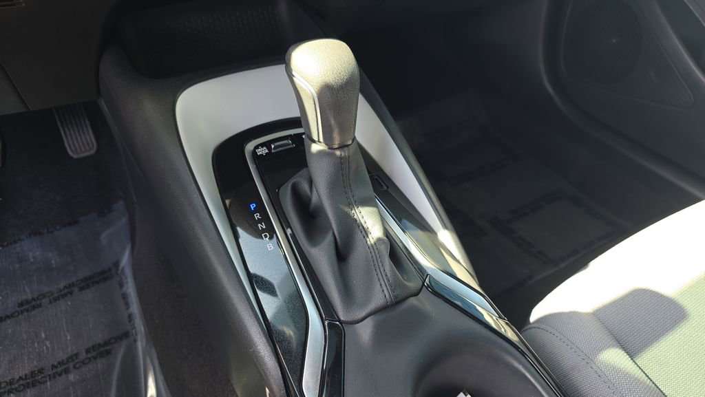 Used 2025 Toyota Corolla SE image 18
