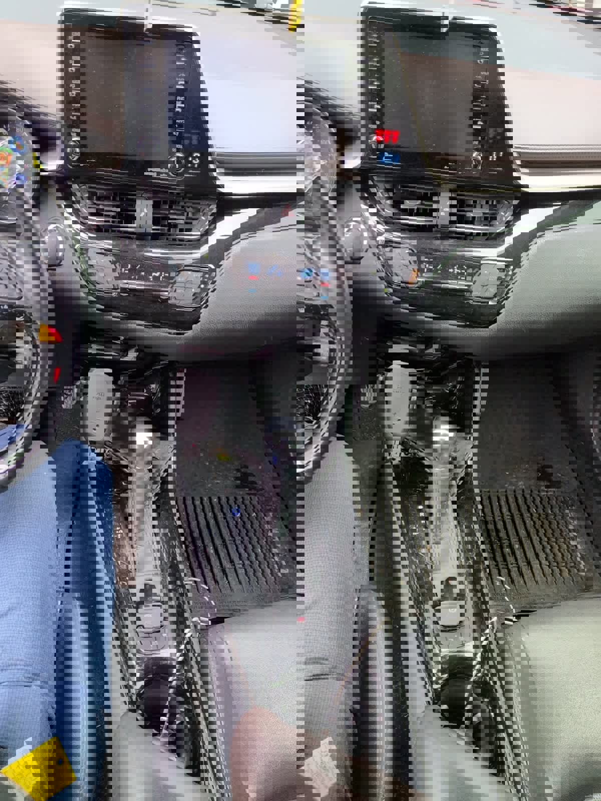 Used 2019 Toyota C-HR Limited image 9