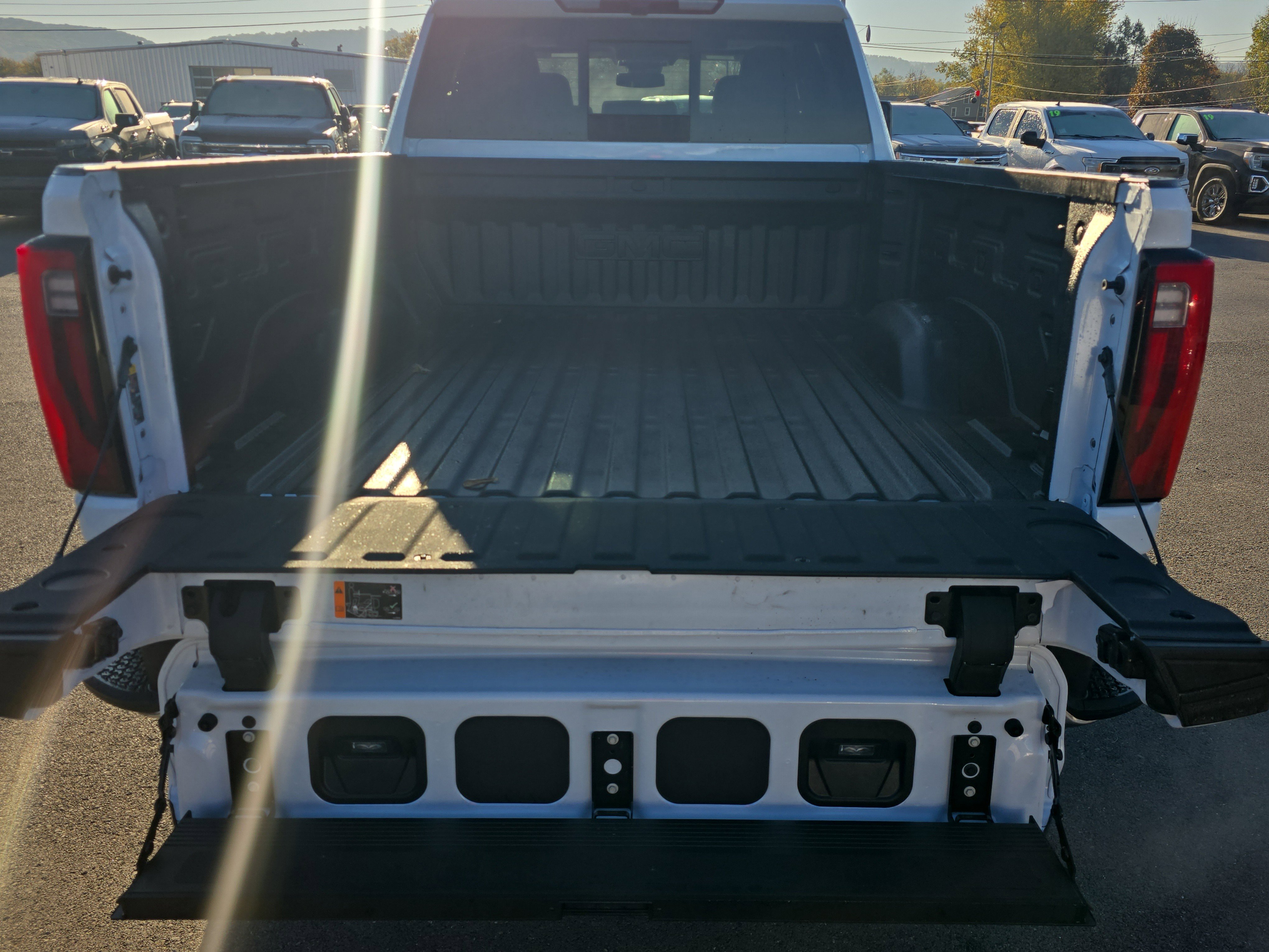 New 2026 GMC Sierra 2500 SLT w/ SLT Premium Package image 5