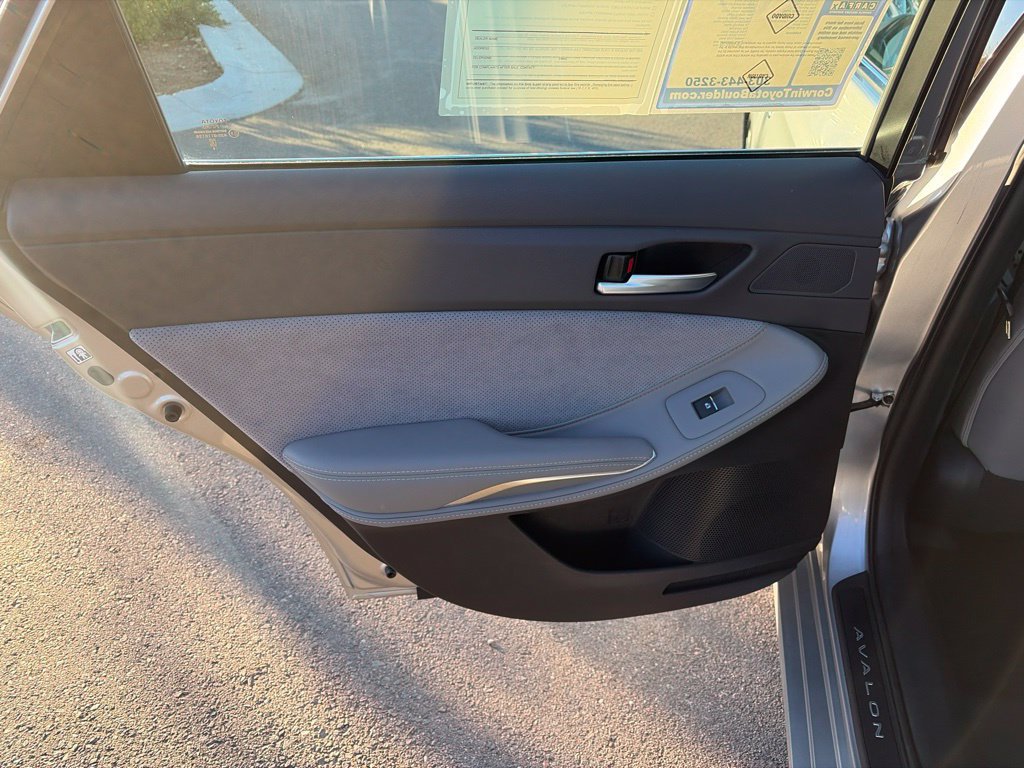 Used 2019 Toyota Avalon XSE w/ Carpet Mat Package FWD image 17