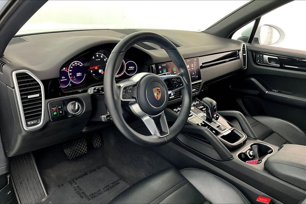 Used 2023 Porsche Cayenne image 16