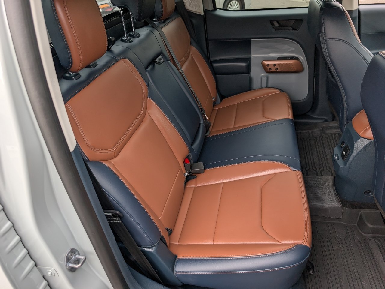 Used 2022 Ford Maverick Lariat w/ Lariat Luxury Package FWD image 5