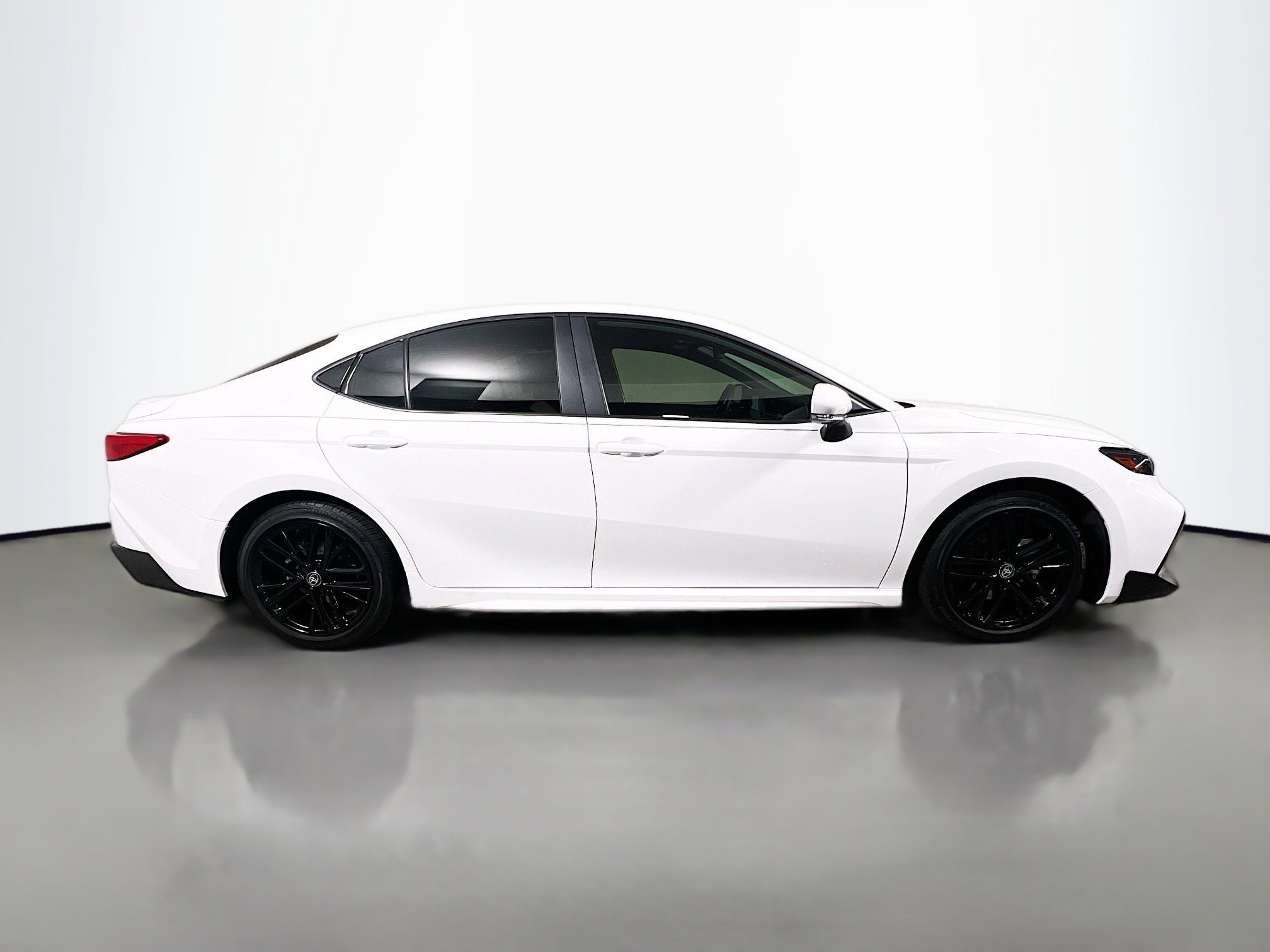 Used 2026 Toyota Camry SE w/ Multimedia Upgrade Package FWD image 3