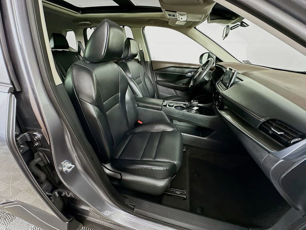 Certified 2023 Nissan Rogue SV w/ SV Premium Package image 38