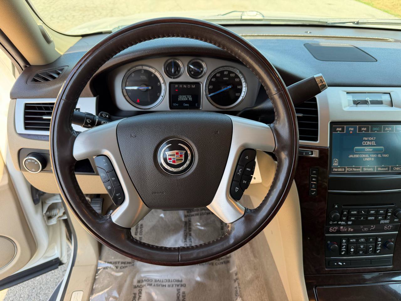 Used 2011 Cadillac Escalade EXT Luxury AWD/4WD image 17