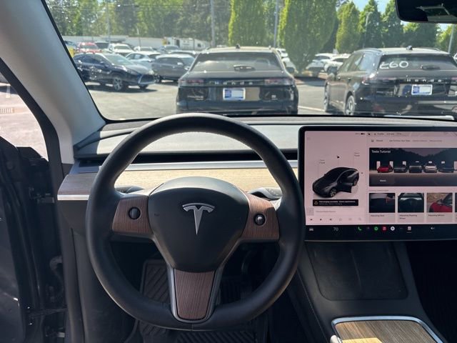 Used 2023 Tesla Model Y Long Range AWD/4WD image 16