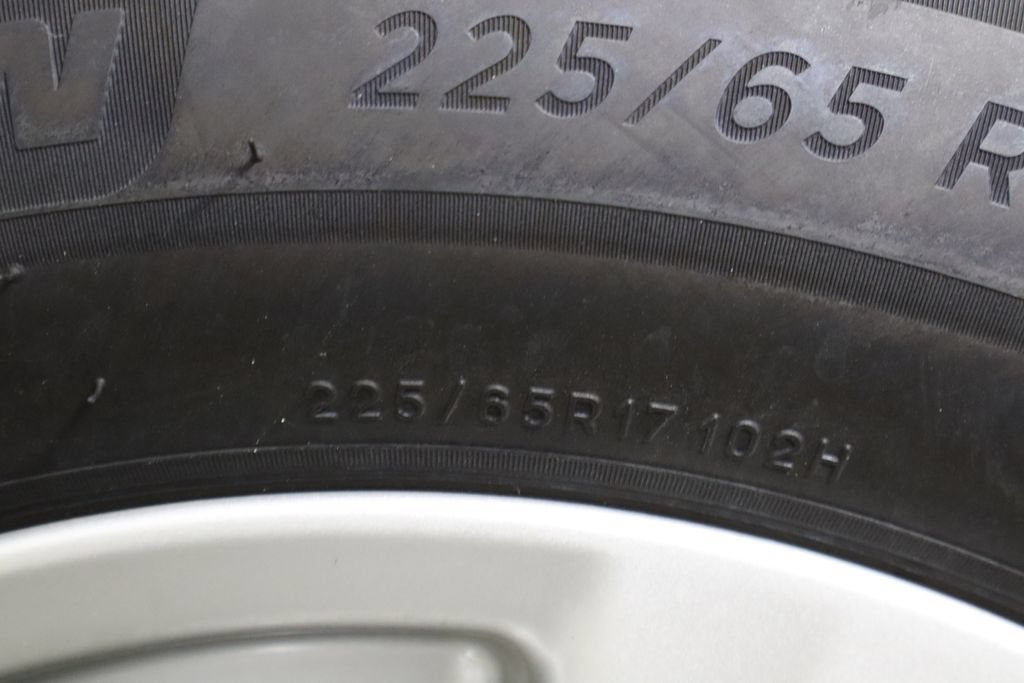 Used 2021 Toyota RAV4 XLE w/ Convenience Package FWD image 43