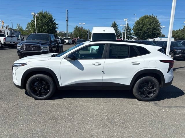 New 2026 Chevrolet Trax LT w/ Driver Confidence Package FWD image 2