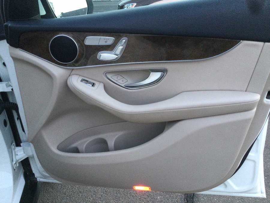Used 2019 Mercedes-Benz GLC 300 4MATIC image 23